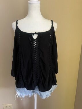 VINTAGE Hollister Black Cold-Shoulder Crochet Tie-Front Tunic